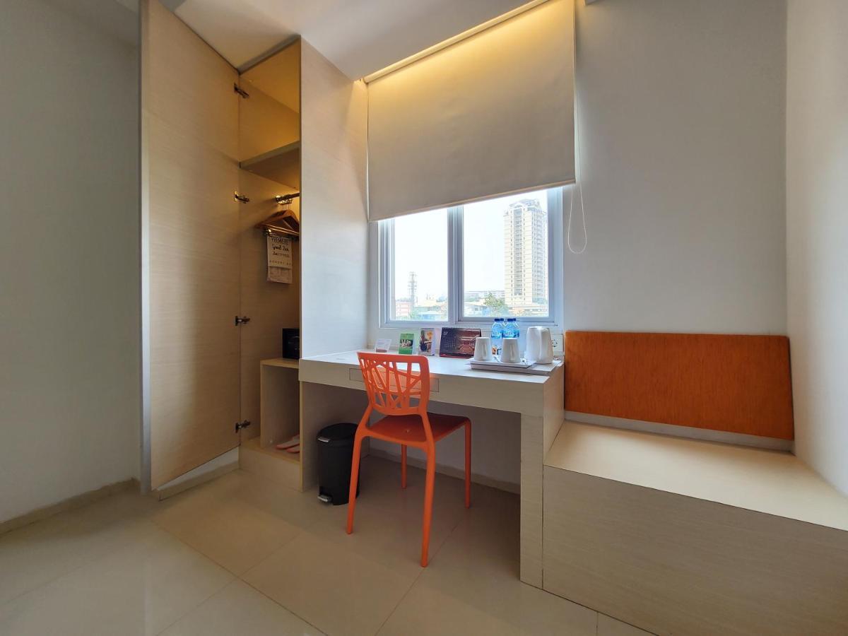 Hotel Zuri Express Mangga Dua Jakarta Exterior foto