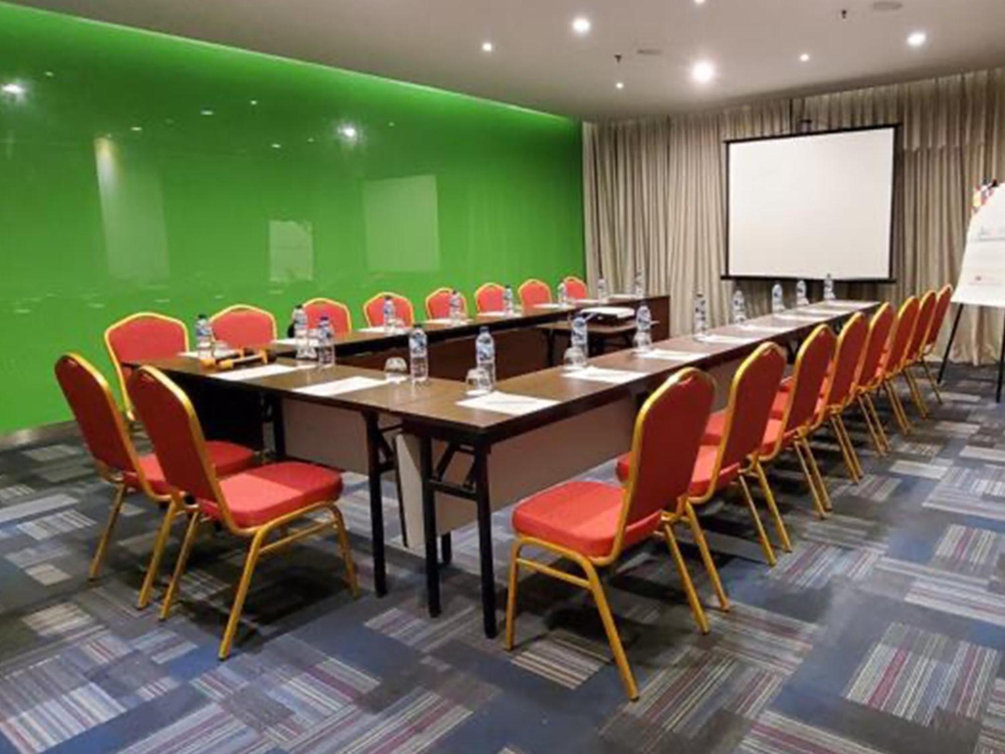Hotel Zuri Express Mangga Dua Jakarta Exterior foto