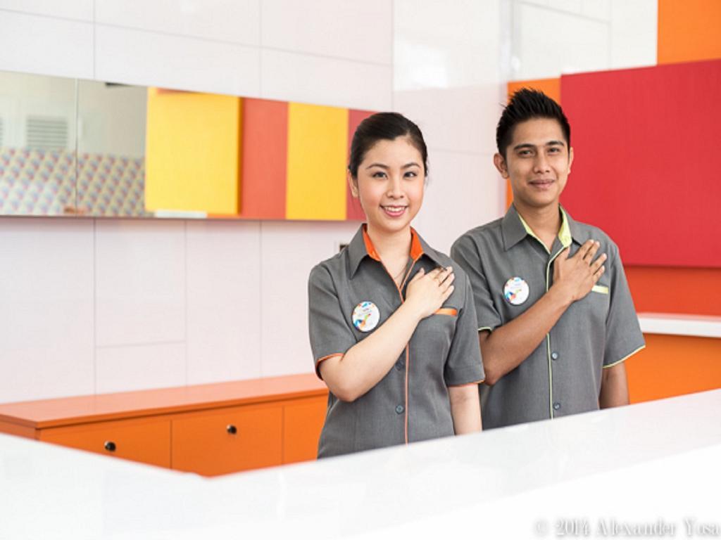 Hotel Zuri Express Mangga Dua Jakarta Exterior foto