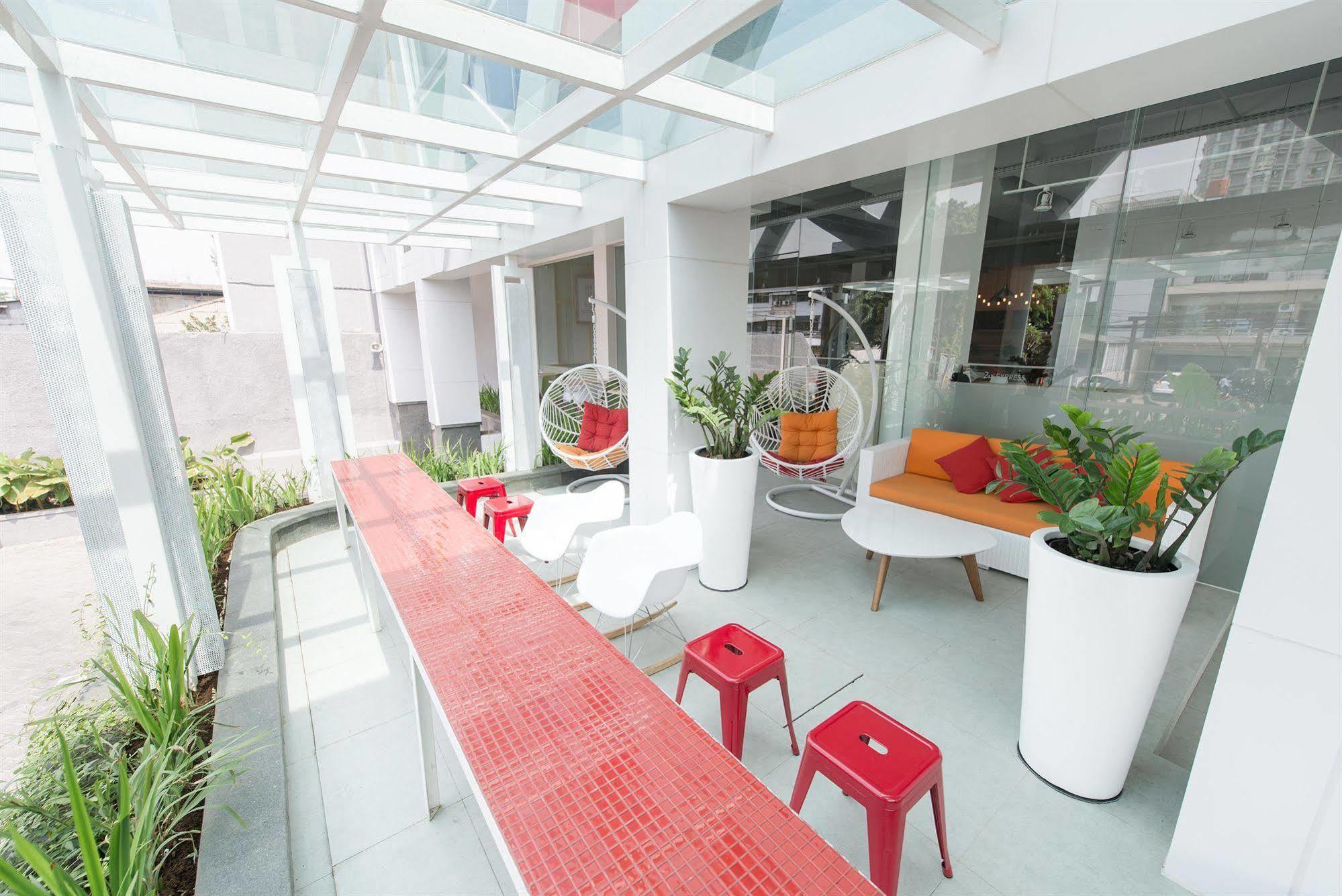 Hotel Zuri Express Mangga Dua Jakarta Exterior foto